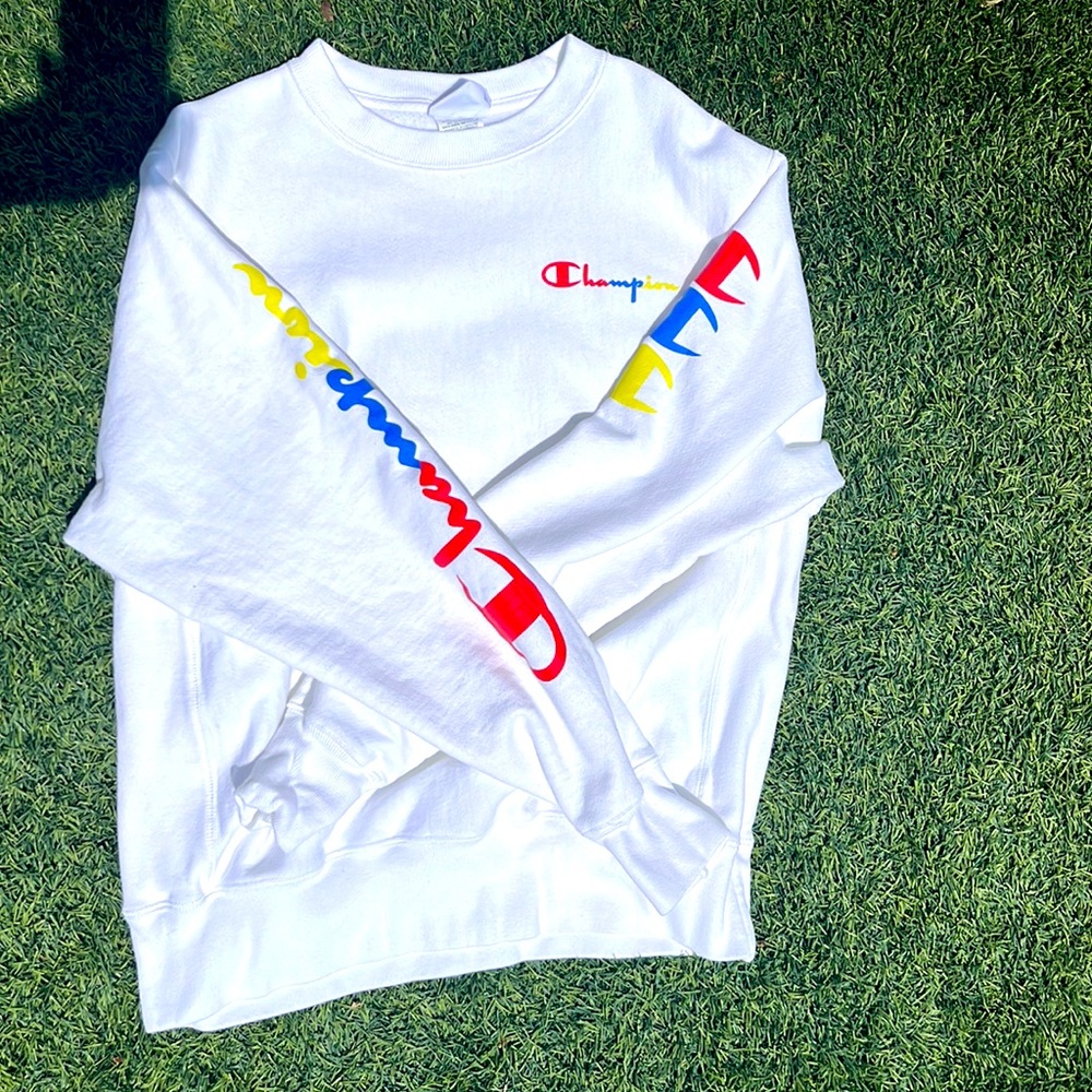 Retro Champion men’s crewneck.